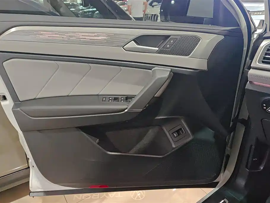 Tayron 330 TSI 2 WD R-Line High Energy