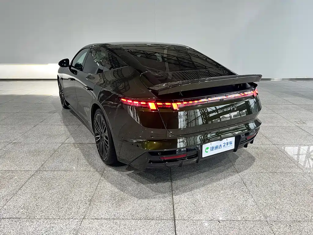 Lynk & Co 10 EM-P 领克10 2025款 240四驱Ultra运动版