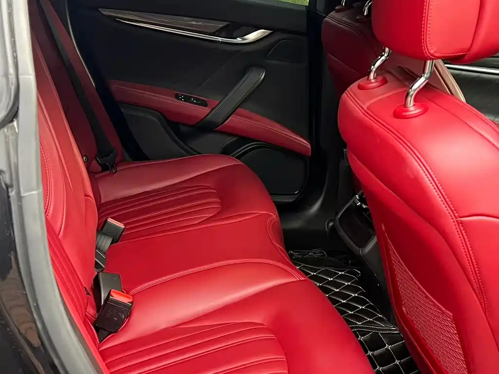 Ghibli 2.0 T GT Sharp Edge