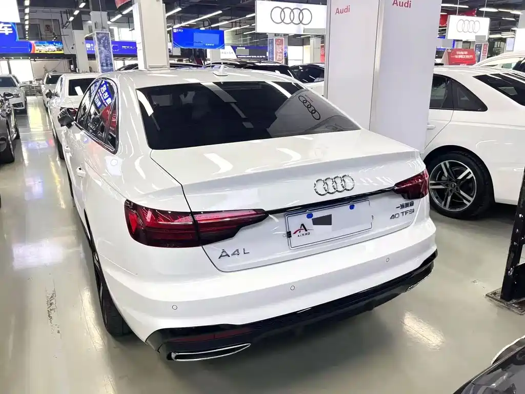 Audi A4 L 40 TFSI Luxury Dynamic