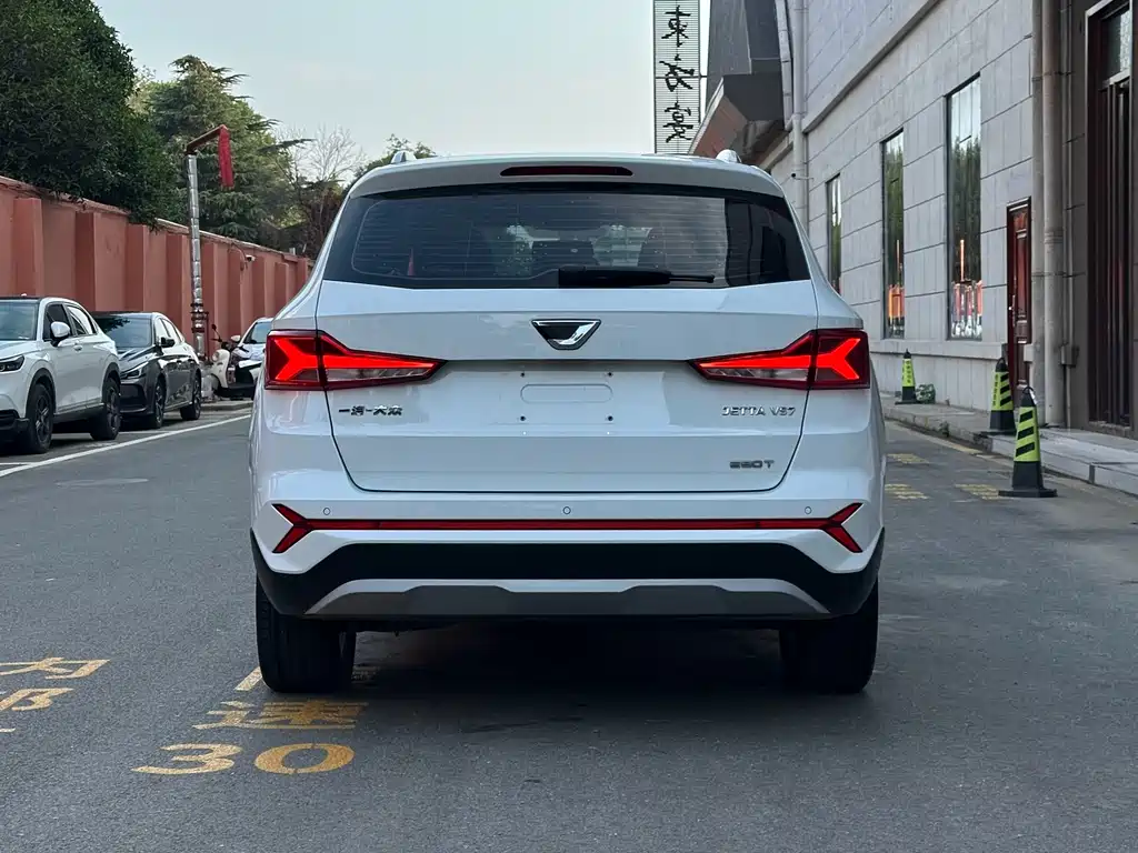 Jetta VS7 280 TSI Auto Progressive