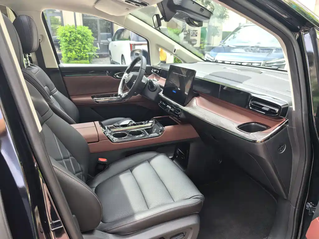 Trumpchi E8 NEV 传祺E8 PHEV 2024款 150 km MAX+