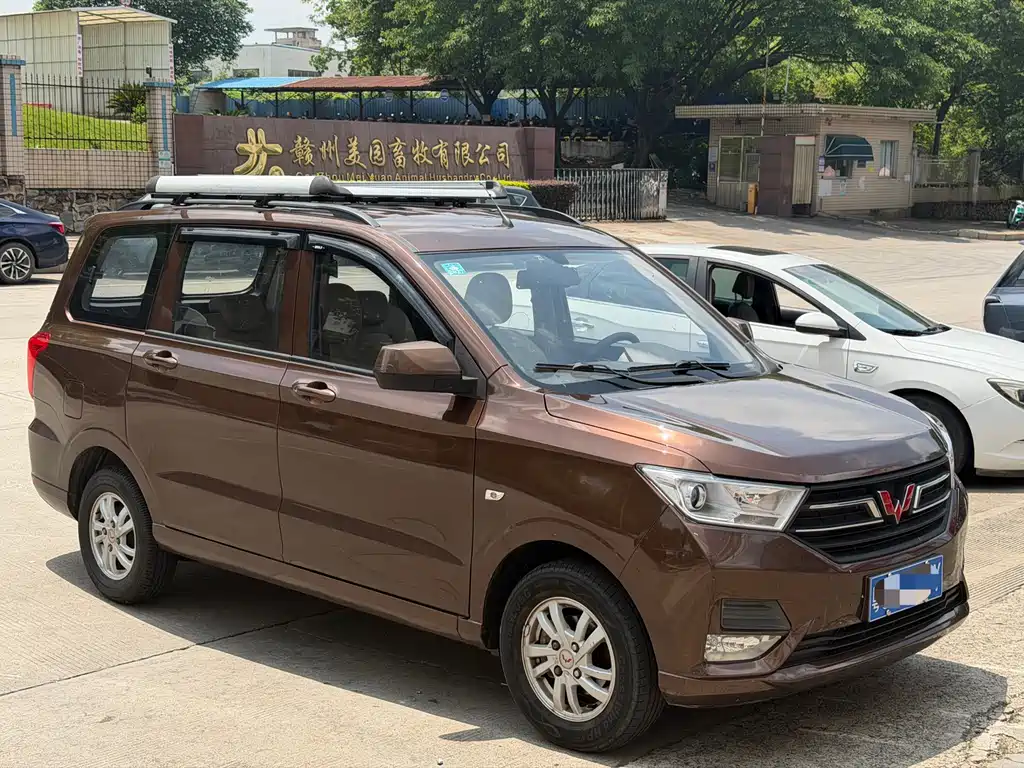 Wuling Hongguang Facelift 1.5 L S Standard Electric Assist LAR