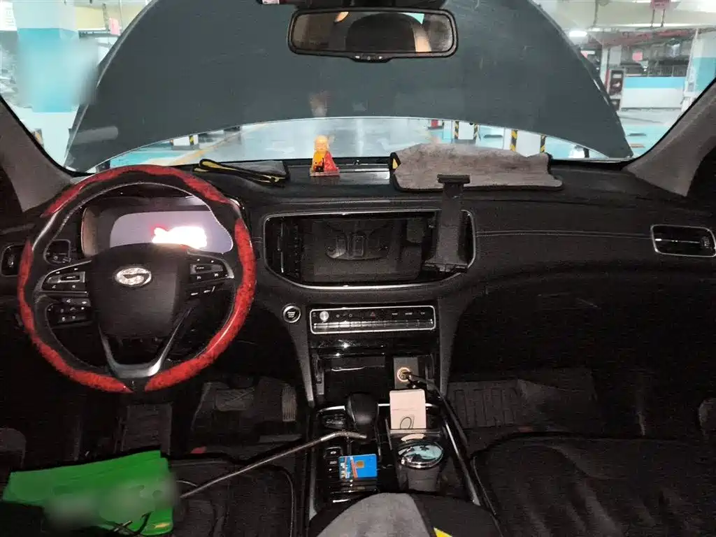 GAC Trumpchi GS8 390 T 2 WD Luxury Connected (7-seat)
