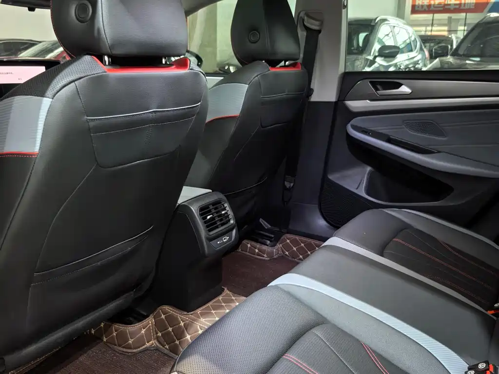 Lamando Lamando L 280 TSI DSG Spicy Cool