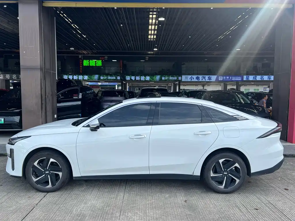 Galaxy L6 EM-i 140 km Explorer +
