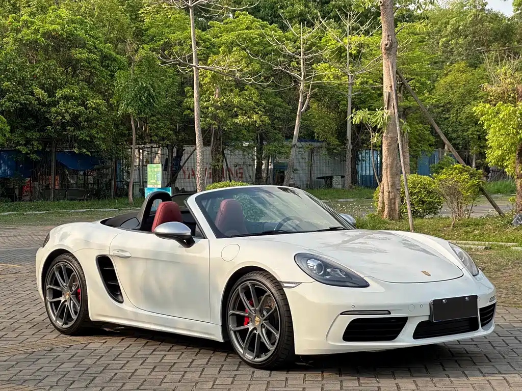 Porsche 718 Boxster 2.0 T