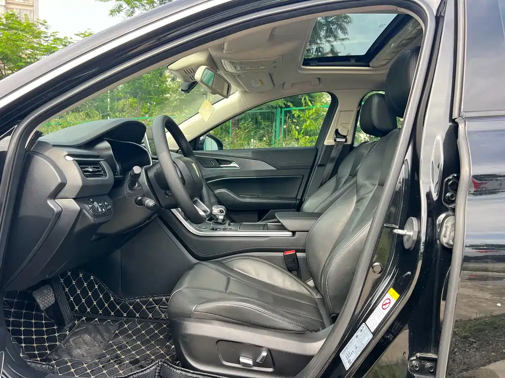 Hongqi H5 Classic 1.8 T Auto Connected Flagship Charm