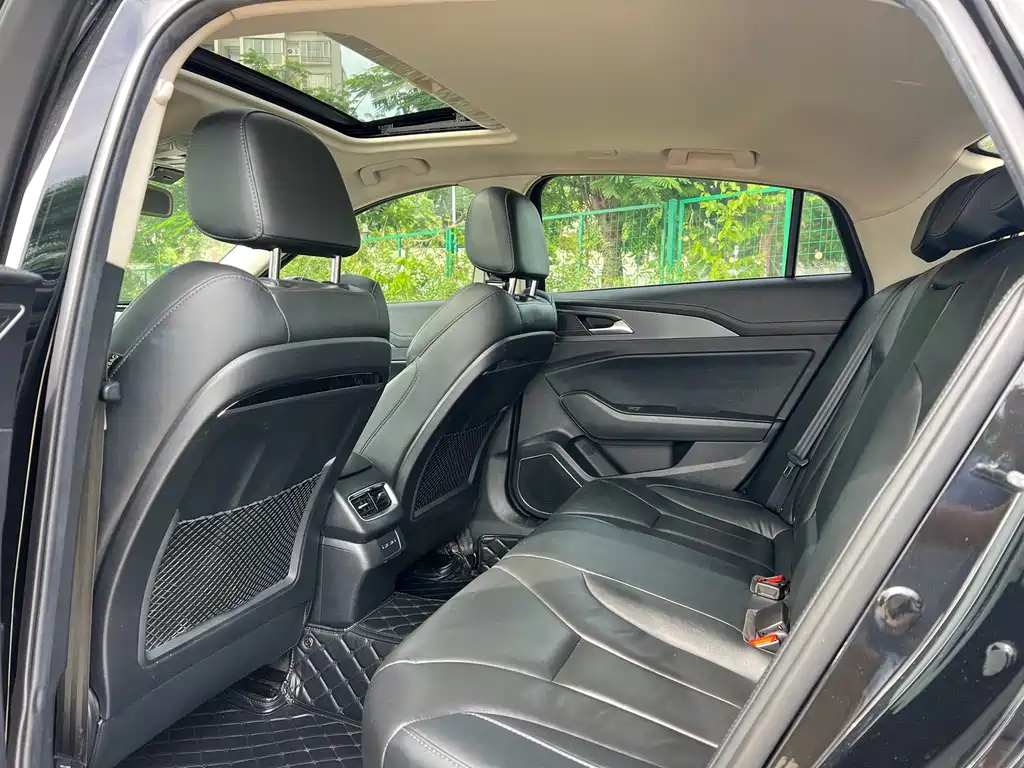 Hongqi H5 Classic 1.8 T Auto Connected Flagship Charm