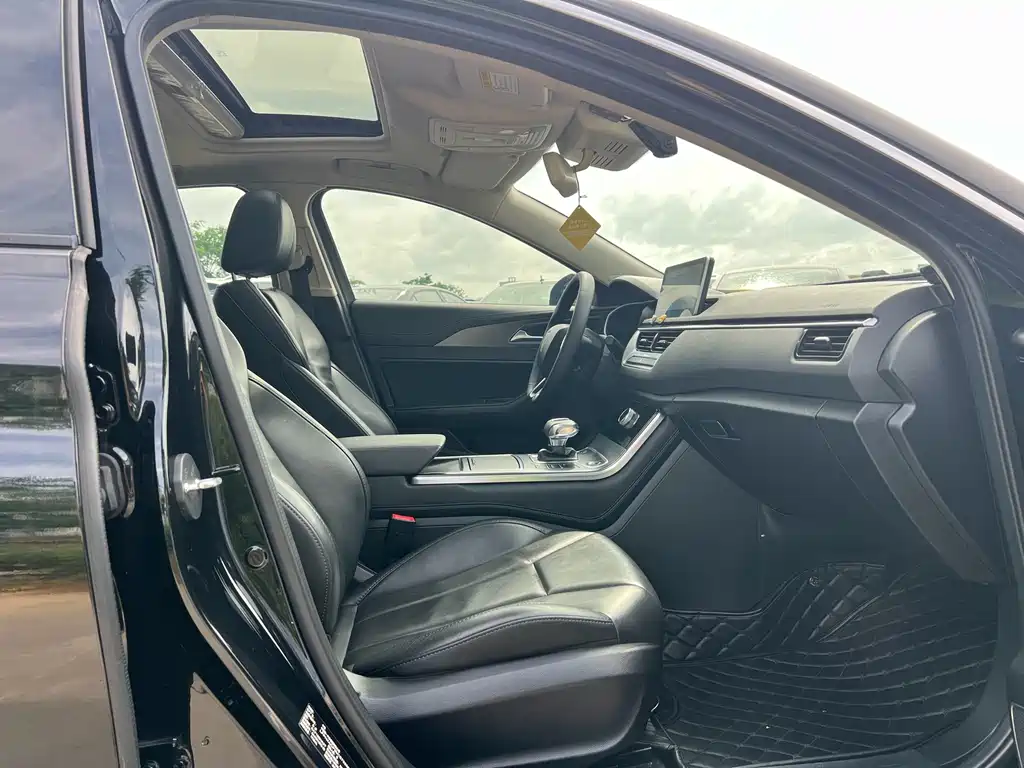 Hongqi H5 Classic 1.8 T Auto Connected Flagship Charm
