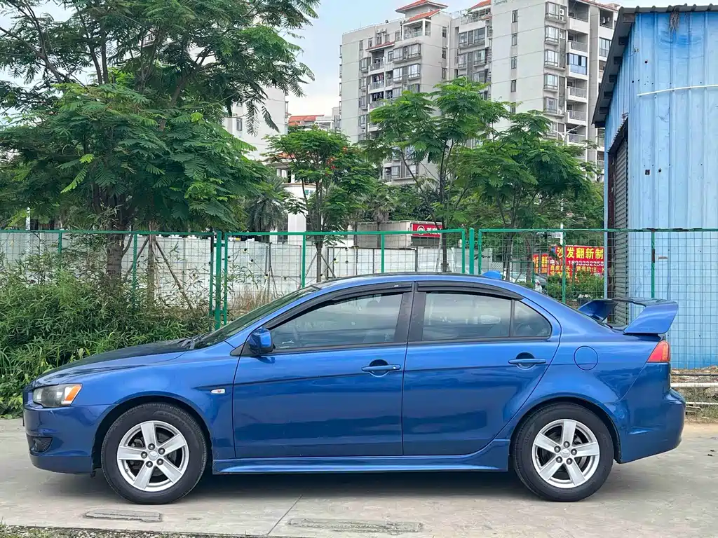 Lancer EX Fashion 1.8 L CVT Comfort