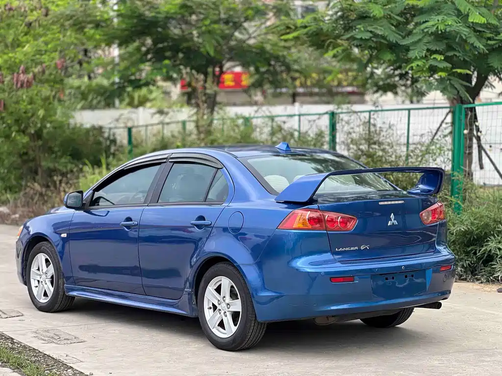 Lancer EX Fashion 1.8 L CVT Comfort