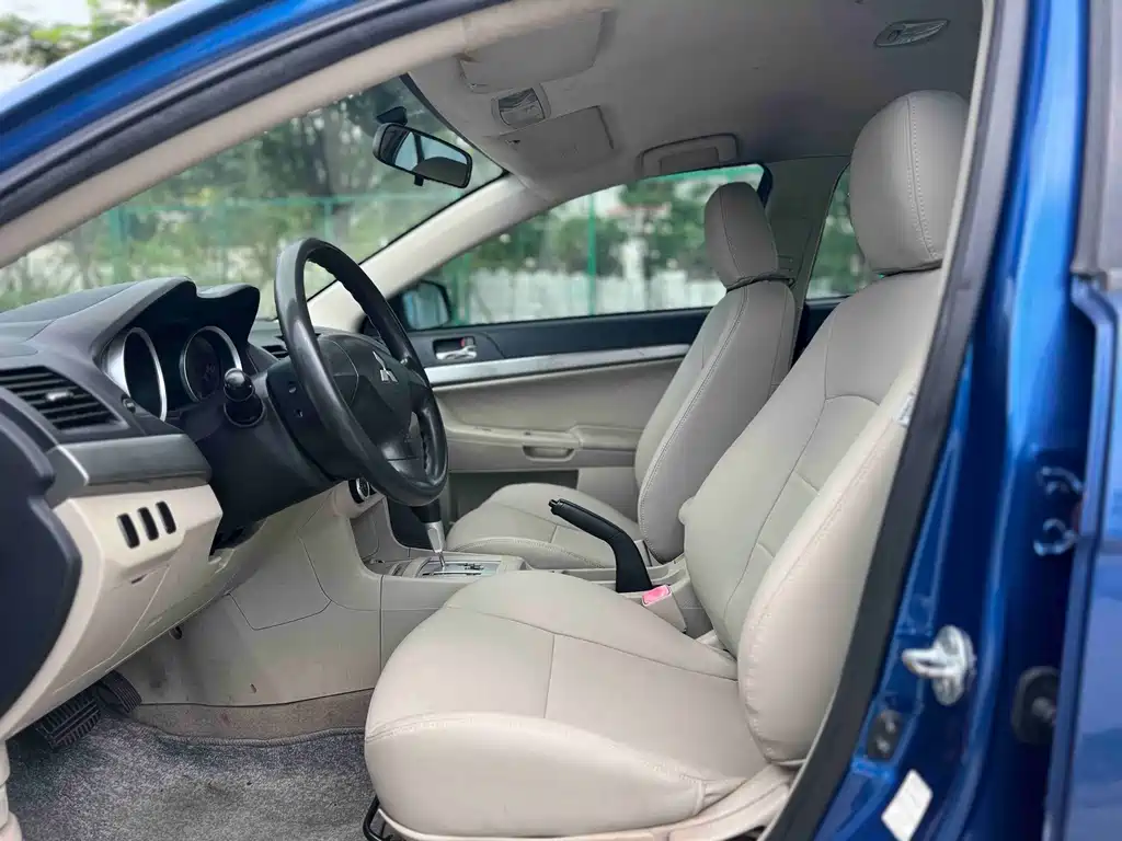 Lancer EX Fashion 1.8 L CVT Comfort