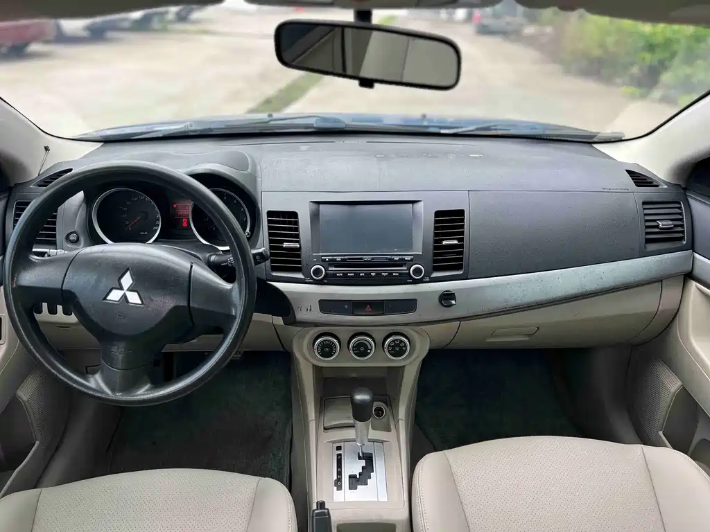 Lancer EX Fashion 1.8 L CVT Comfort