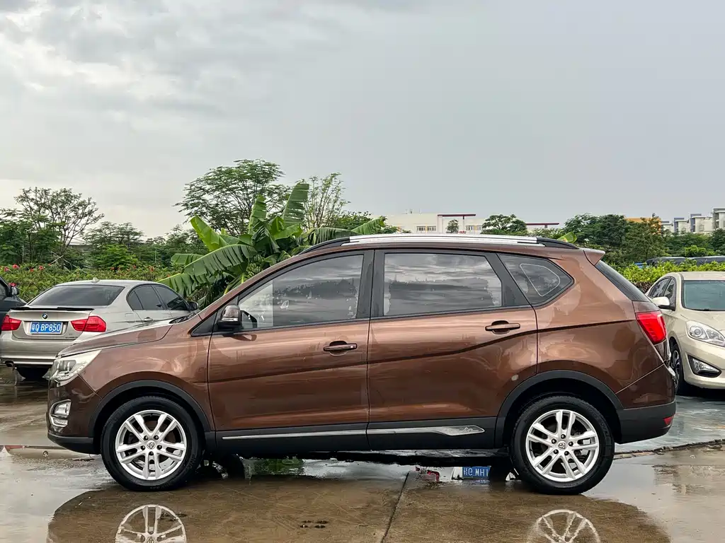 Baojun 560 宝骏560 2016款 1.5 T 手动舒适型