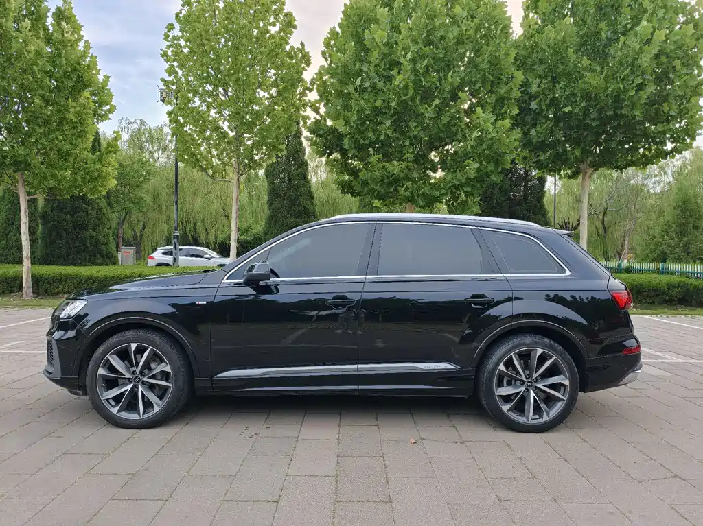 Audi Q7 55 TFSI quattro S line Sport