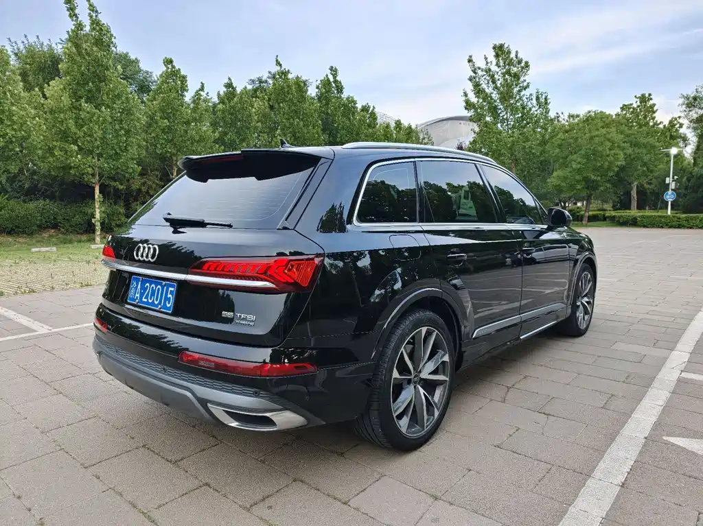 Audi Q7 55 TFSI quattro S line Sport