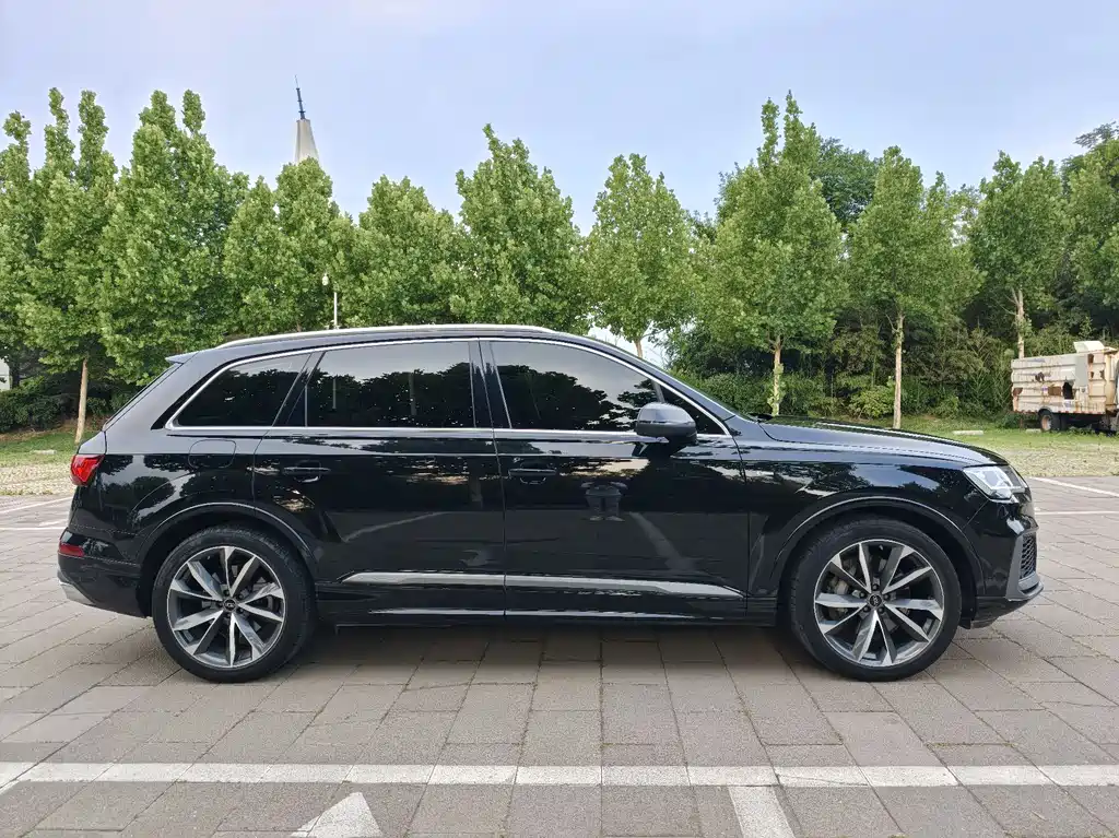 Audi Q7 55 TFSI quattro S line Sport
