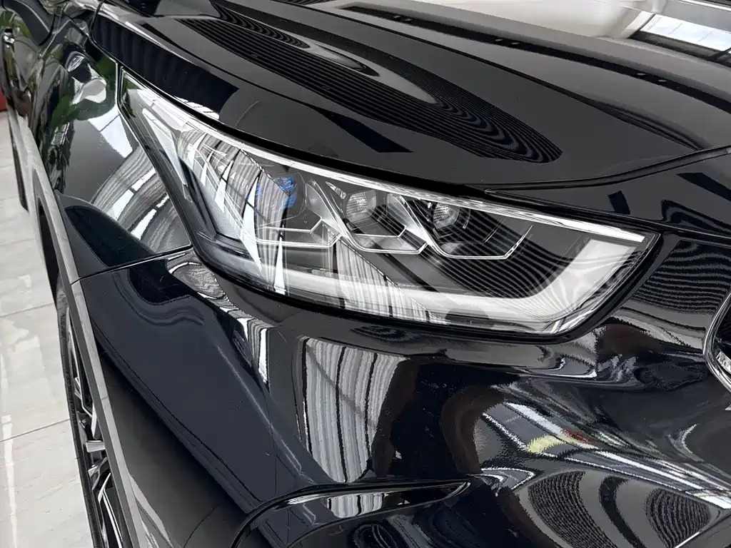 Crown Kluger 2.5 L HEV 4 WD Distinguished
