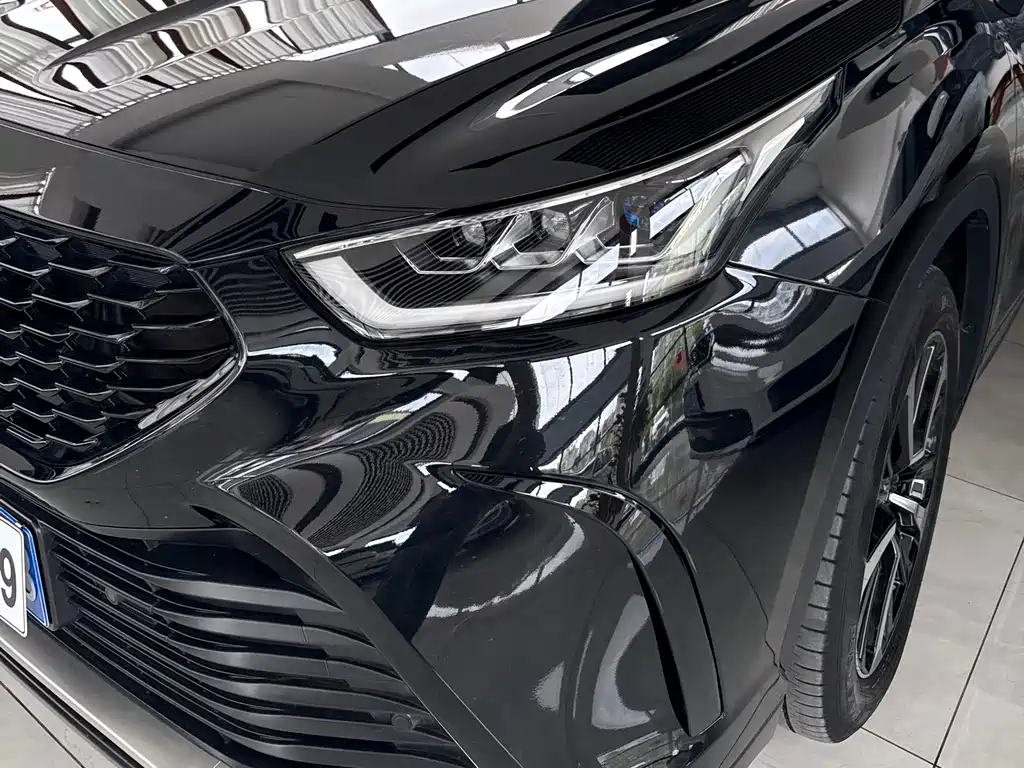Crown Kluger 2.5 L HEV 4 WD Distinguished