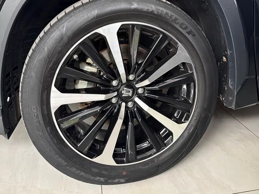 Crown Kluger 2.5 L HEV 4 WD Distinguished