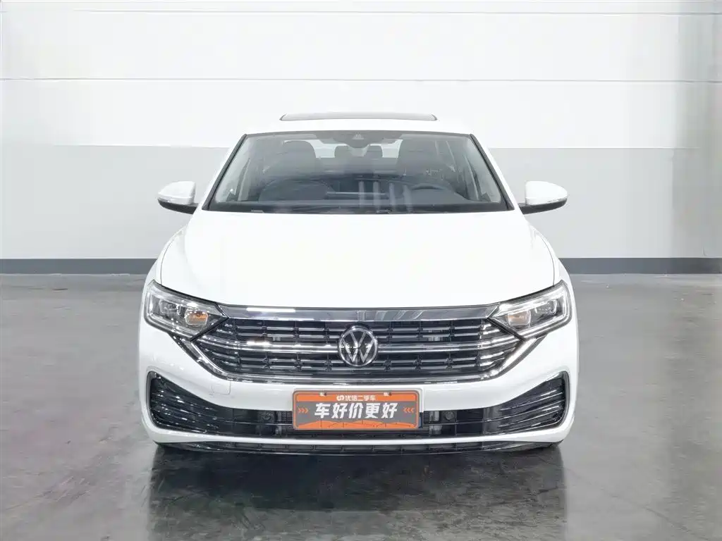 Sagitar 300 TSI DSG Transcend