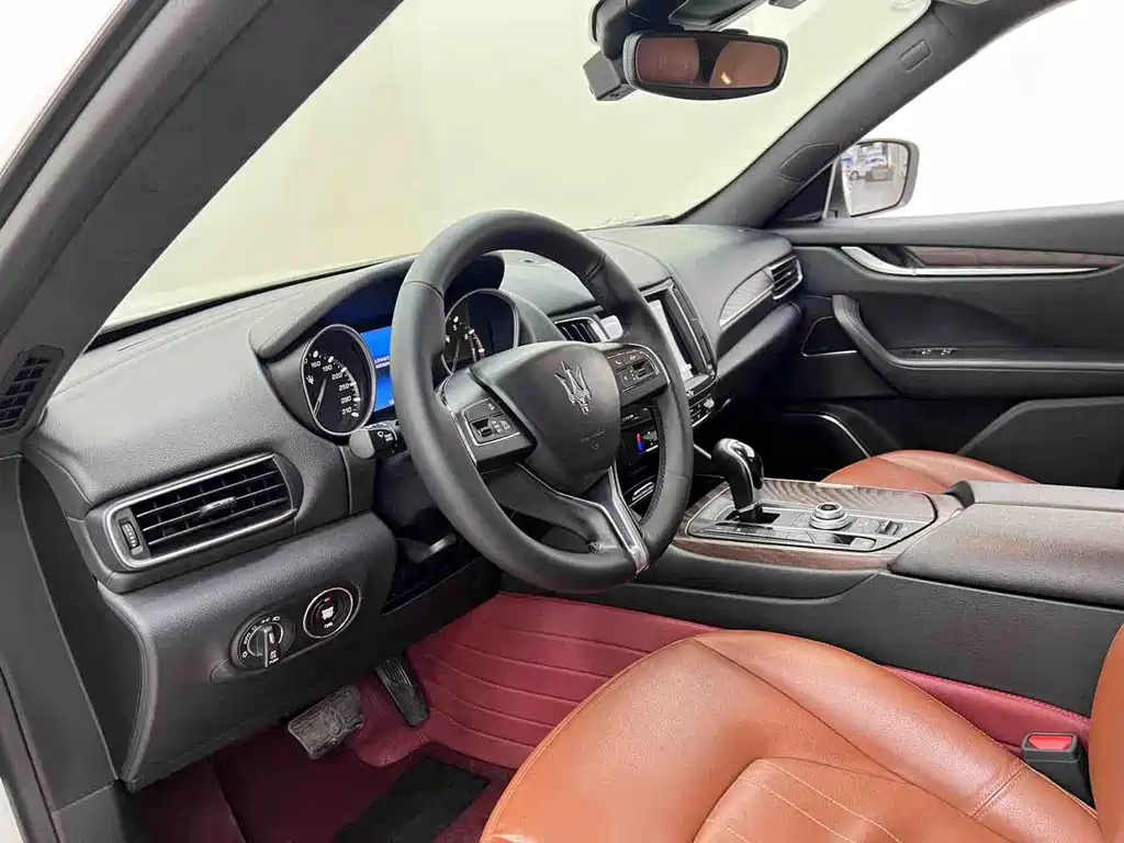 Levante 3.0 T Classic