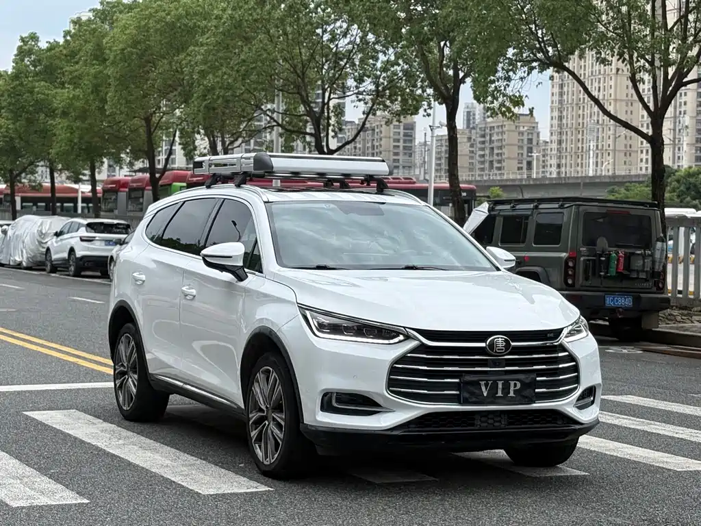 Tang 2.0 T Auto Connected Distinguished 7-seat CN-V