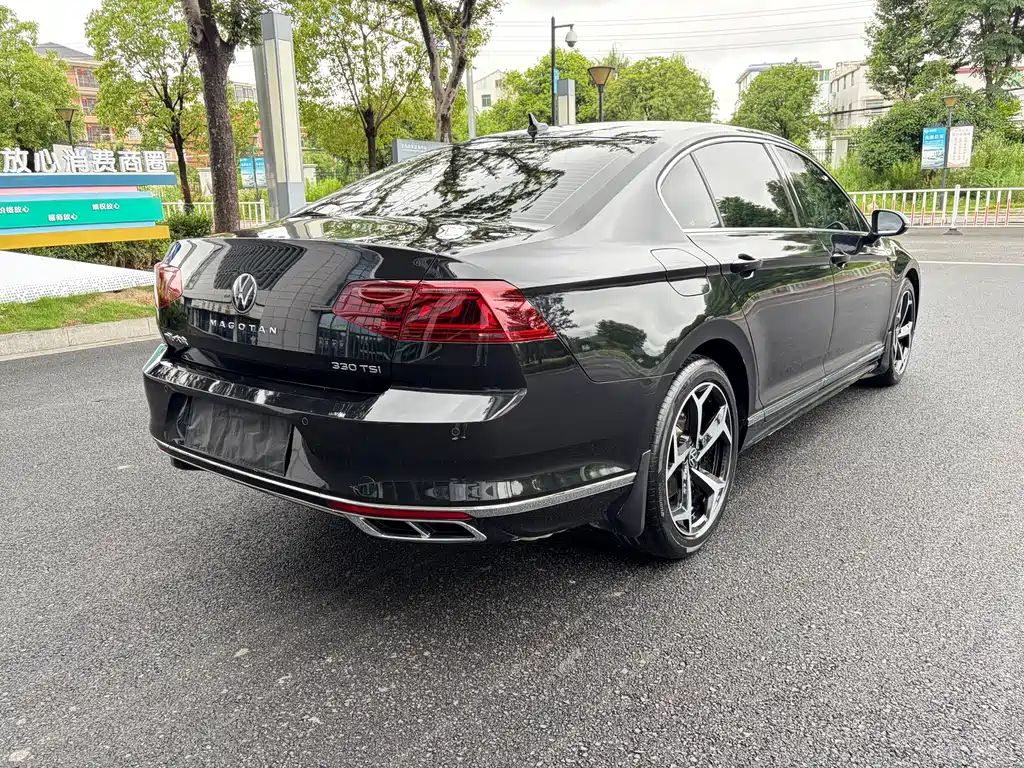 Magotan 200 10 K Public Enjoyment 330 TSI DSG Luxury