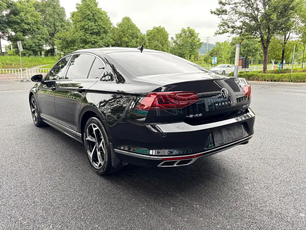 Magotan 200 10 K Public Enjoyment 330 TSI DSG Luxury