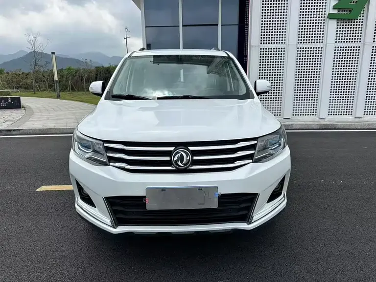 Dongfeng Fengxing SX6 1.6 L Manual Luxury CN-VI