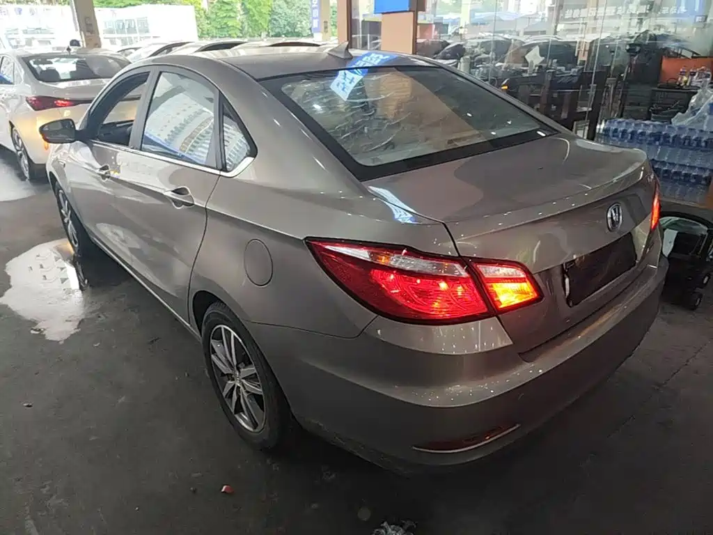 Eado 1.6 L Manual Style
