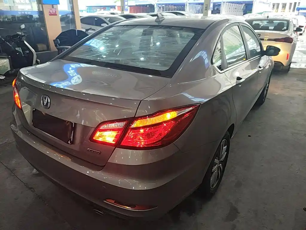 Eado 1.6 L Manual Style