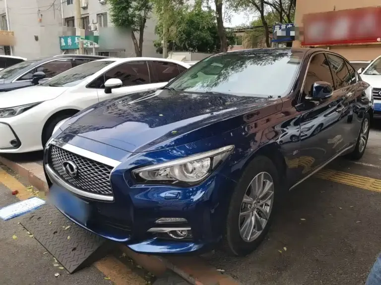 Infiniti Q50 L 2.0 T Joy
