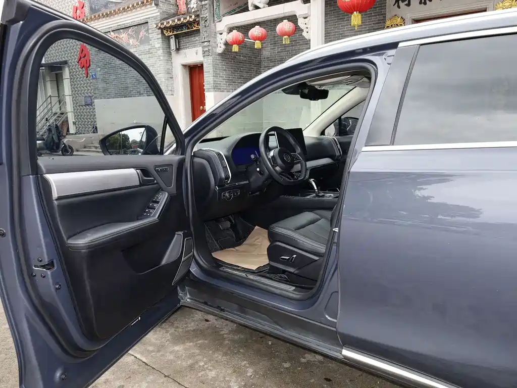 Tang 2.0 T Auto Connected Honored 7-seat CN-VI