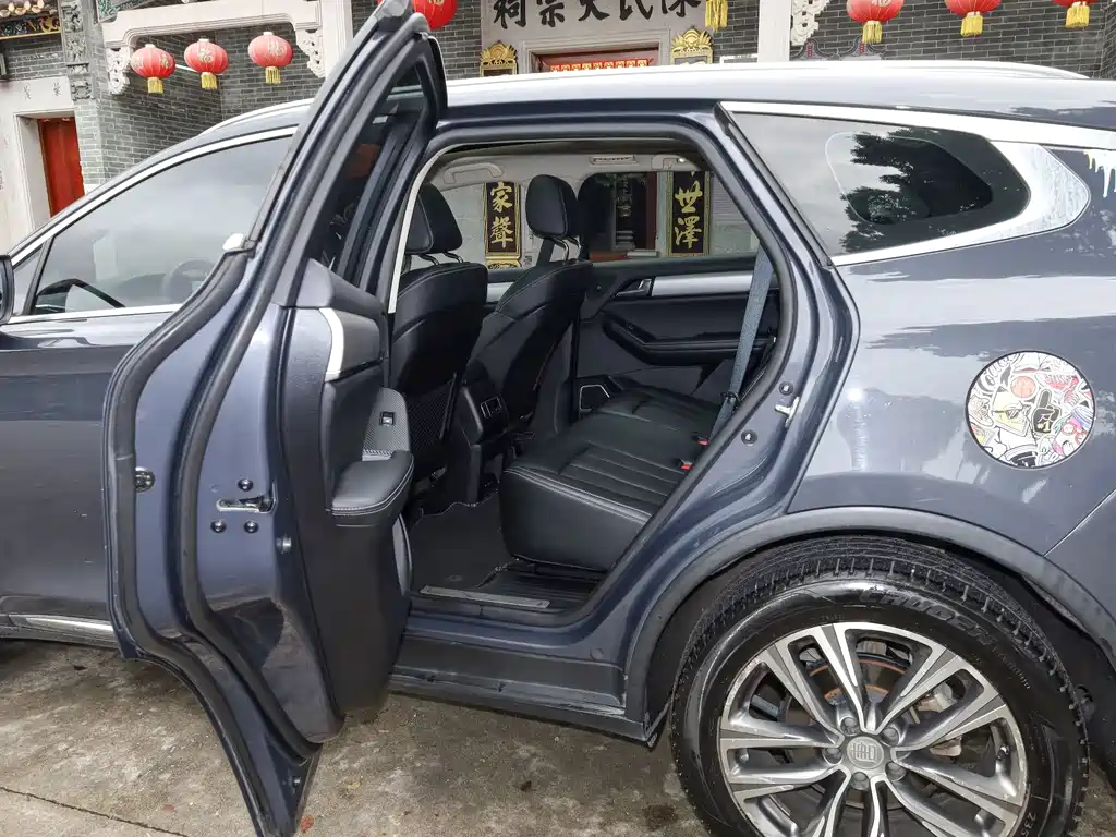 Tang 2.0 T Auto Connected Honored 7-seat CN-VI