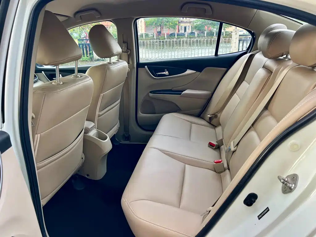 Crider 1.8 L Manual Comfort