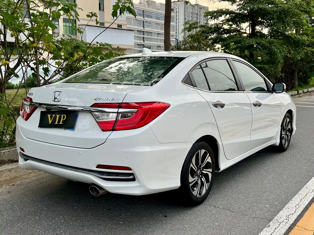 Crider 1.8 L Manual Comfort
