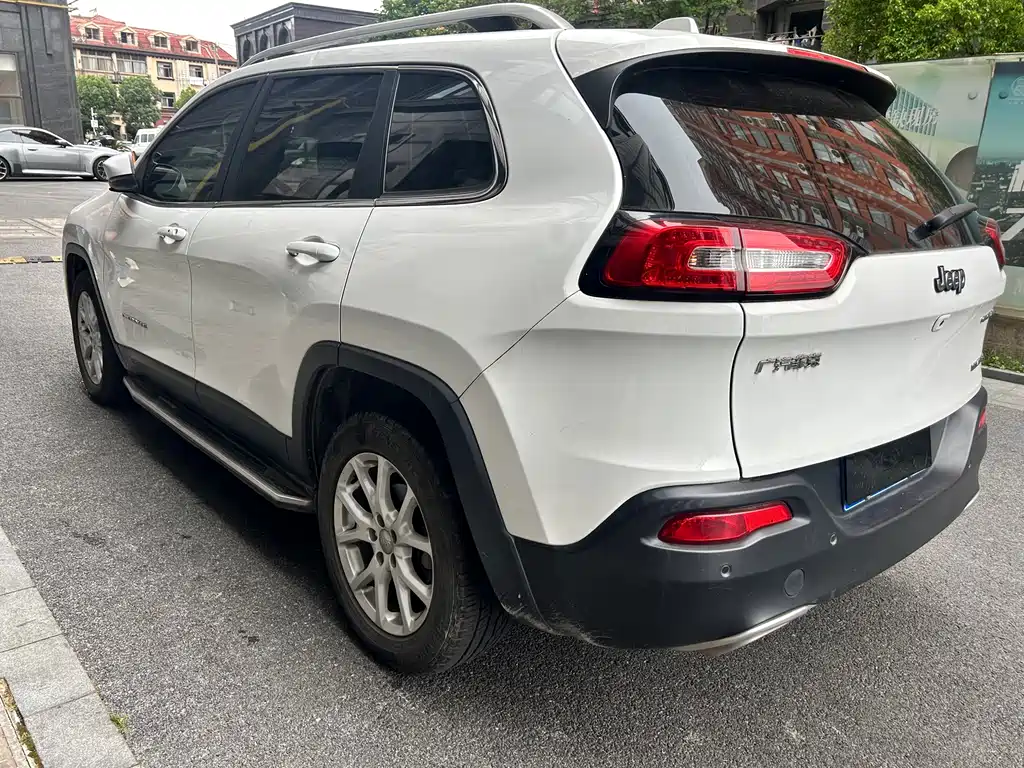 Cherokee 2.4 L Leading Intelligent