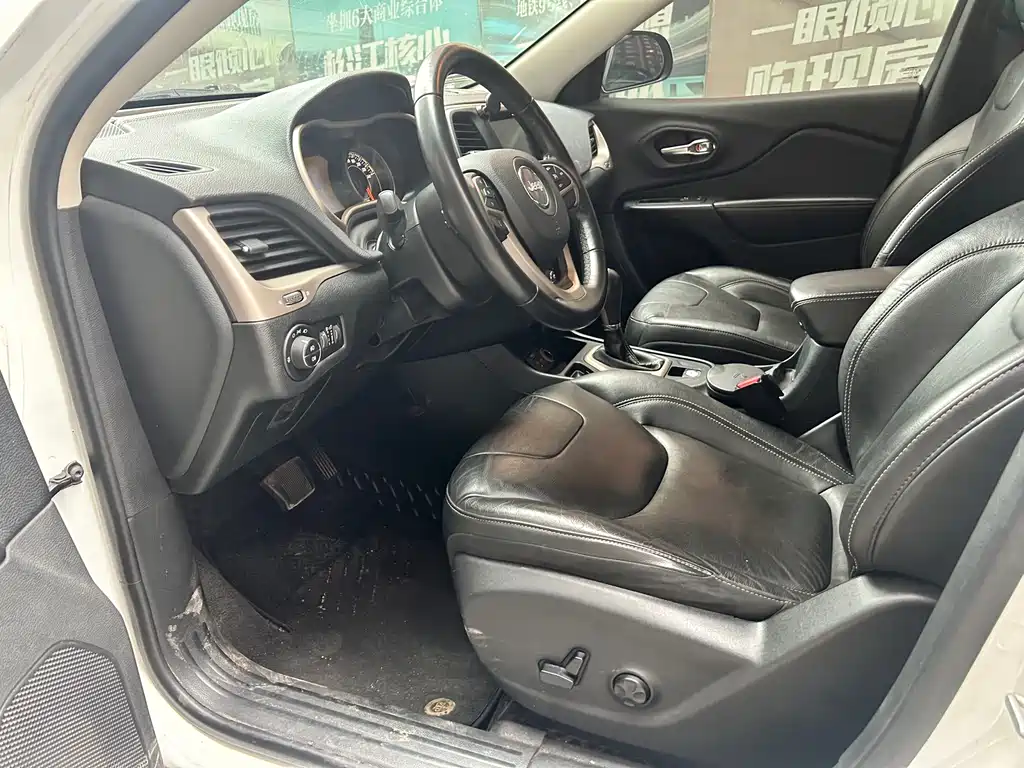 Cherokee 2.4 L Leading Intelligent