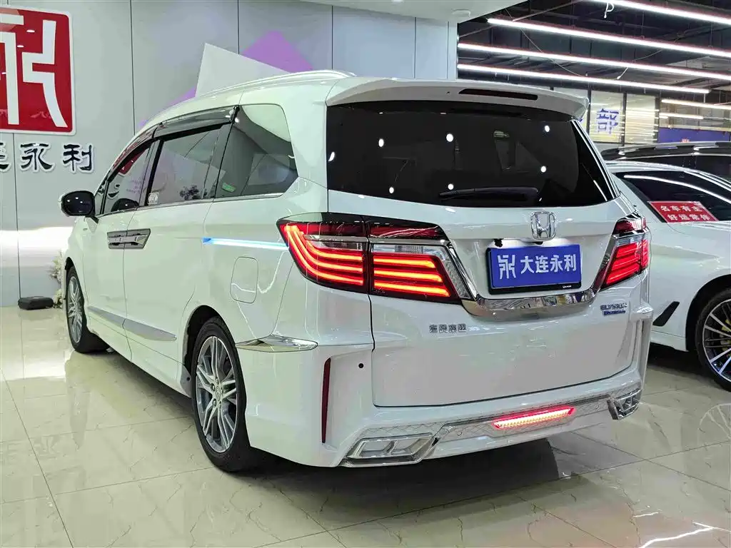 Elysion 2.0 L Hybrid Luxury