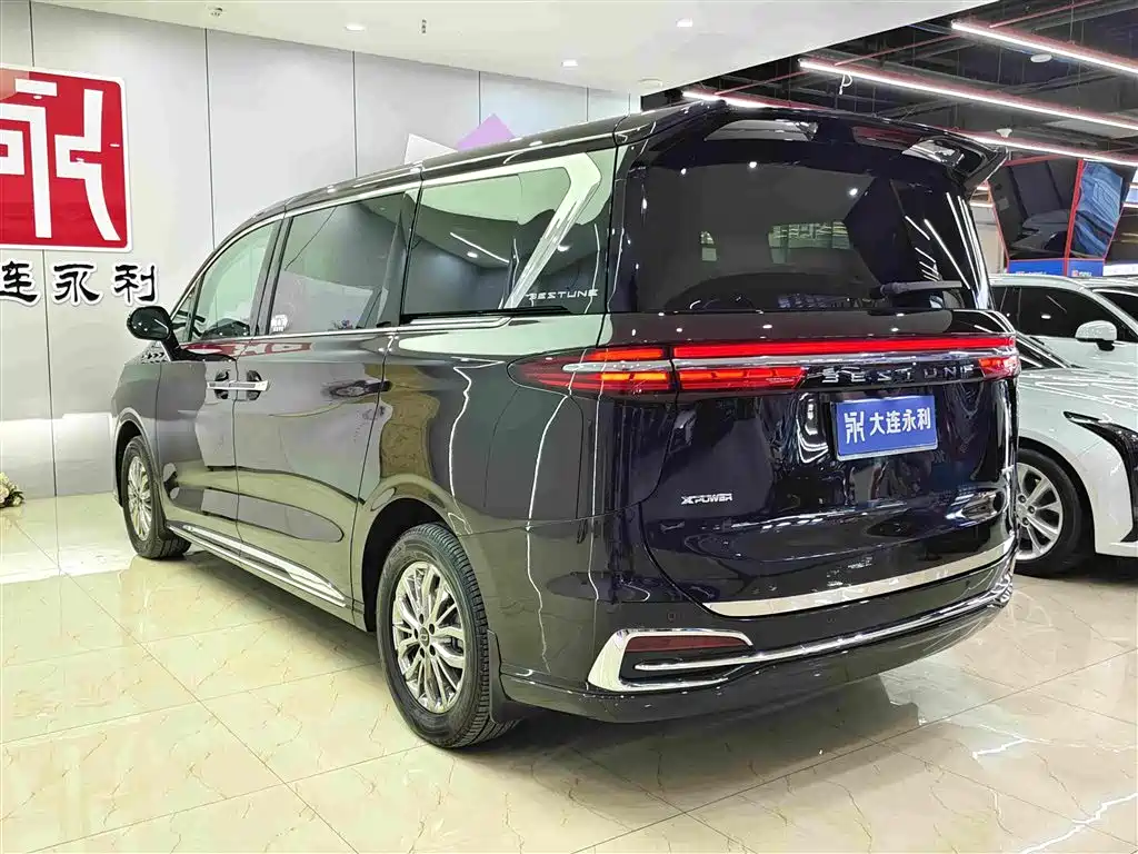 Besturn M9 2.0 T Premium