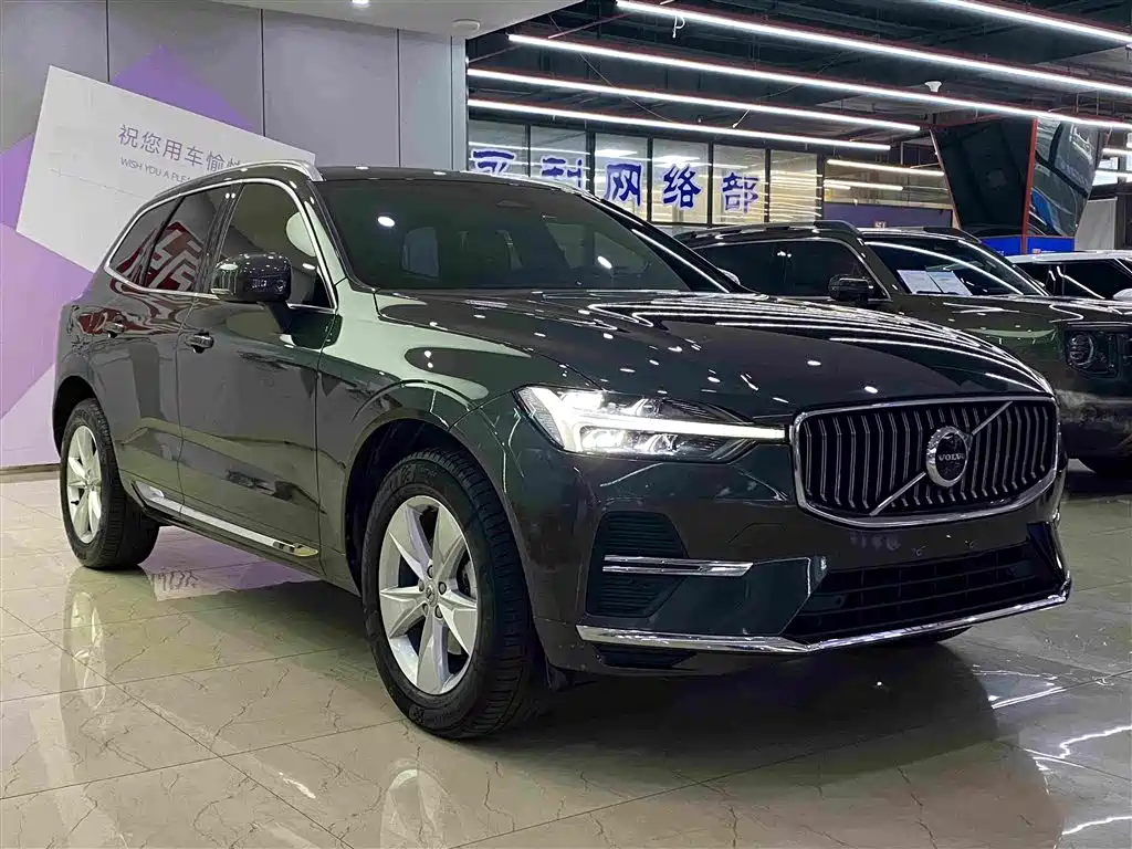 Volvo XC60 B5 4 WD Smart Ease Luxury