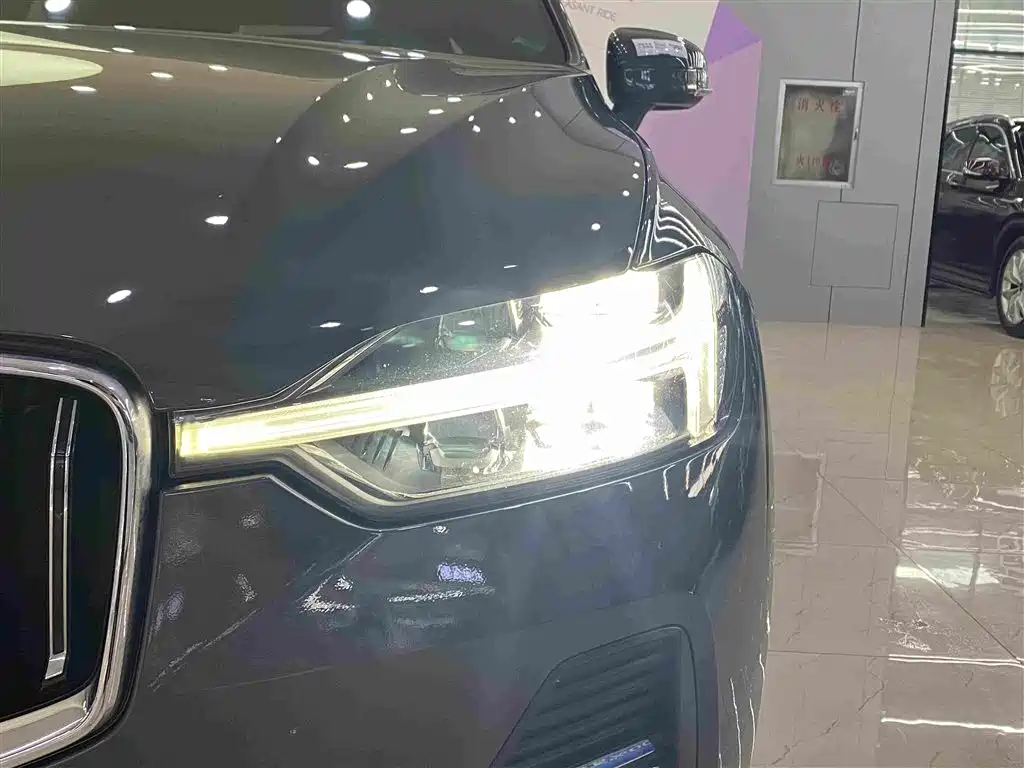 Volvo XC60 B5 4 WD Smart Ease Luxury
