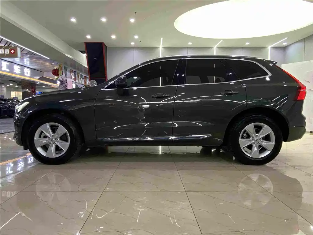 Volvo XC60 B5 4 WD Smart Ease Luxury