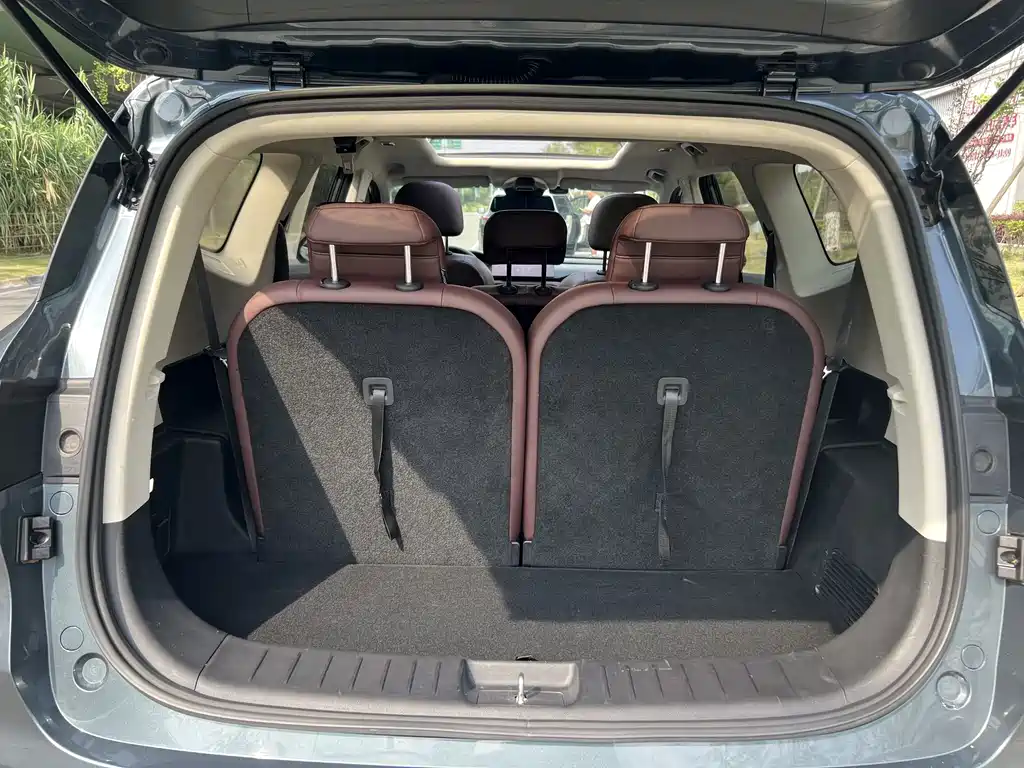 Haoyue 1.8 TD DCT Luxury 7-seat