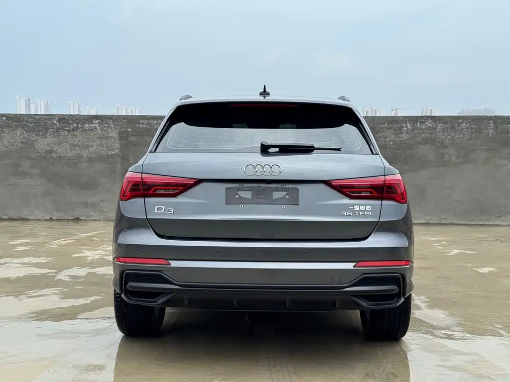Audi Q3 35 TFSI Fashion Dynamic (1.4 T)