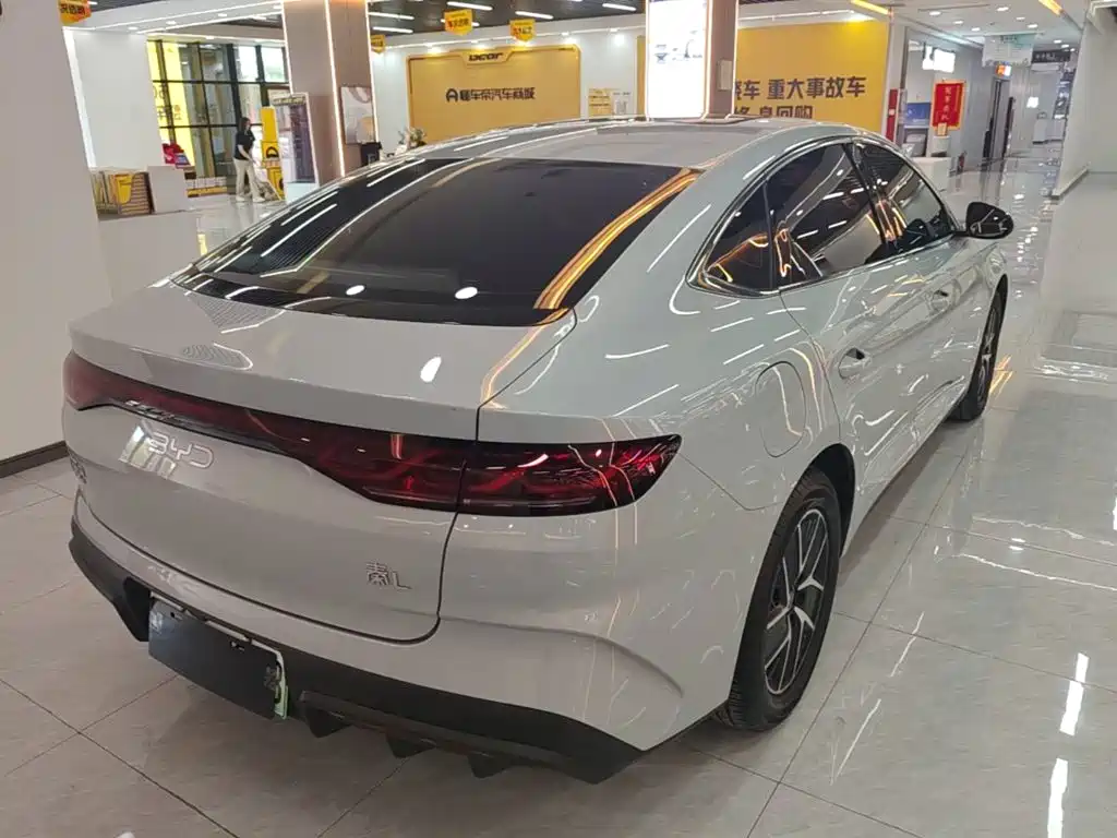 Qin L DM-i 120 KM Leading