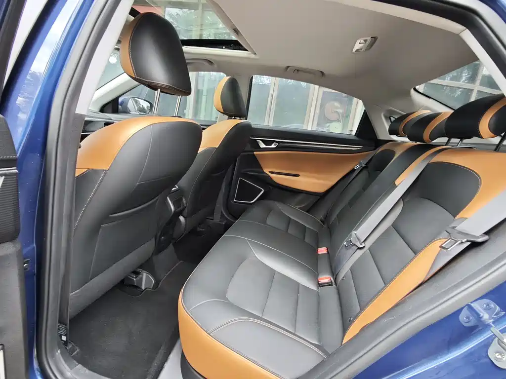 Emgrand GL 1.4 T CVT Luxury