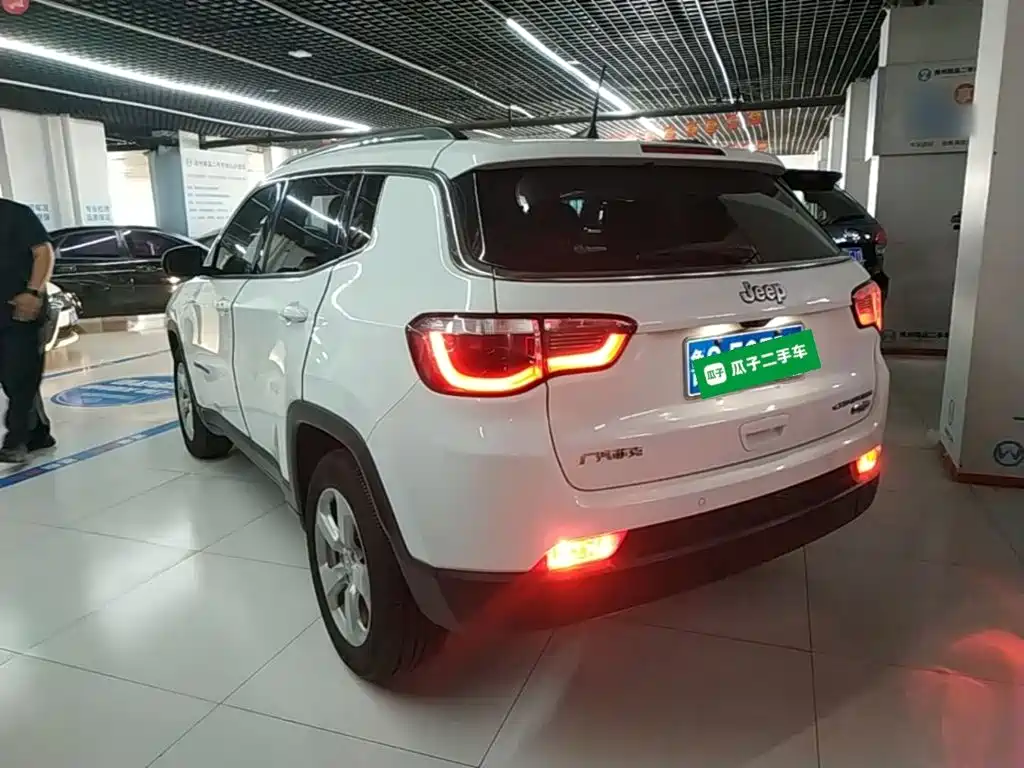 Compass 200 T Auto Home Enjoyment